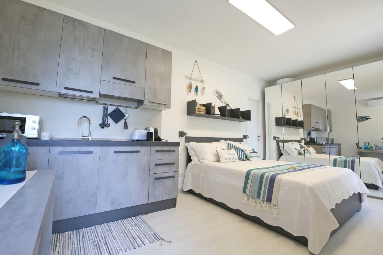 Apartment A Lago Private Beach And Parking Oliveto Lario Exterior photo