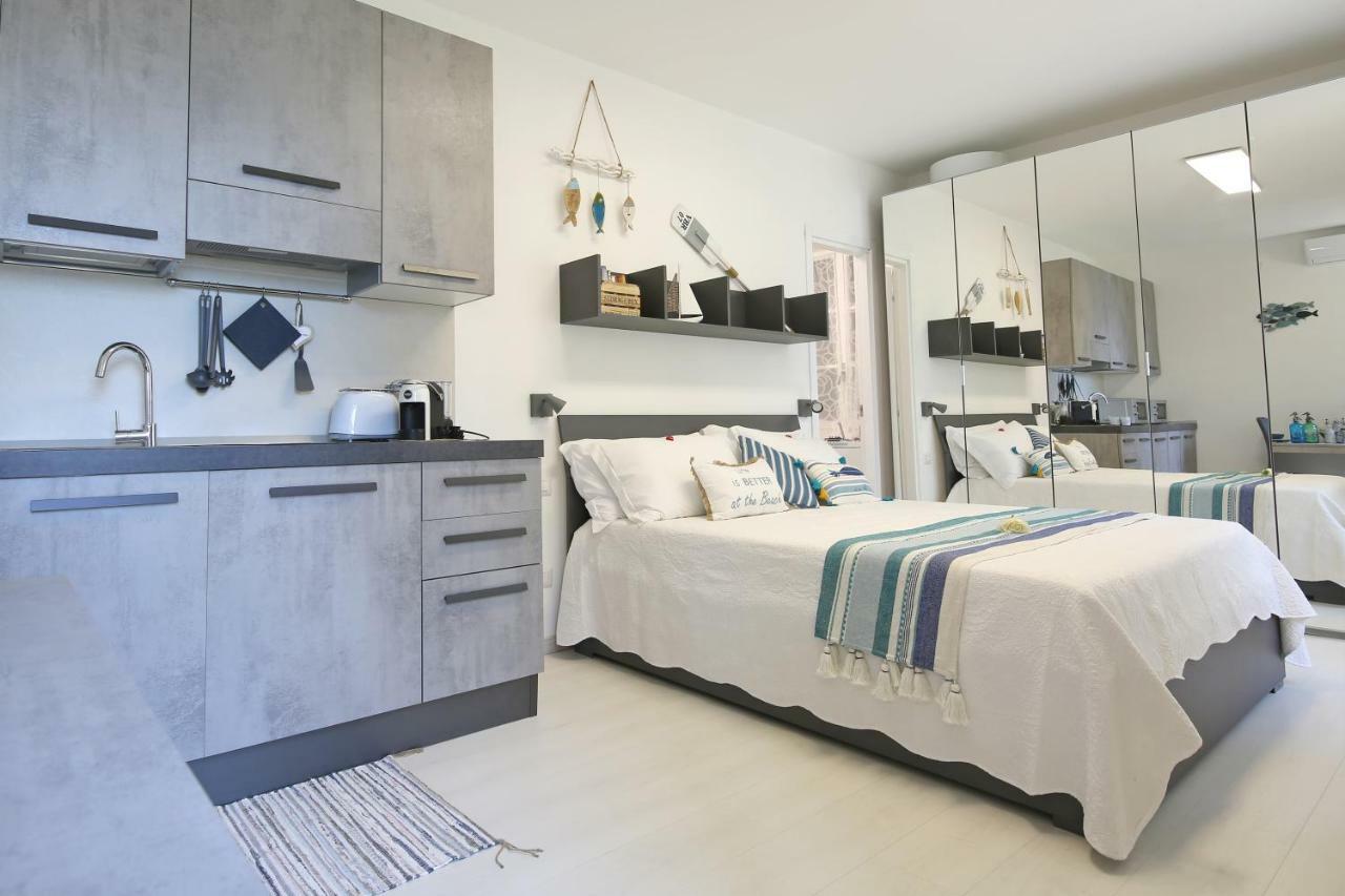 Apartment A Lago Private Beach And Parking Oliveto Lario Exterior photo