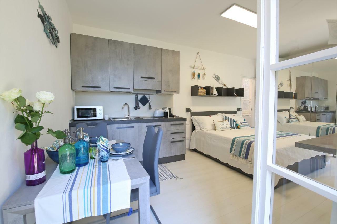 Apartment A Lago Private Beach And Parking Oliveto Lario Exterior photo